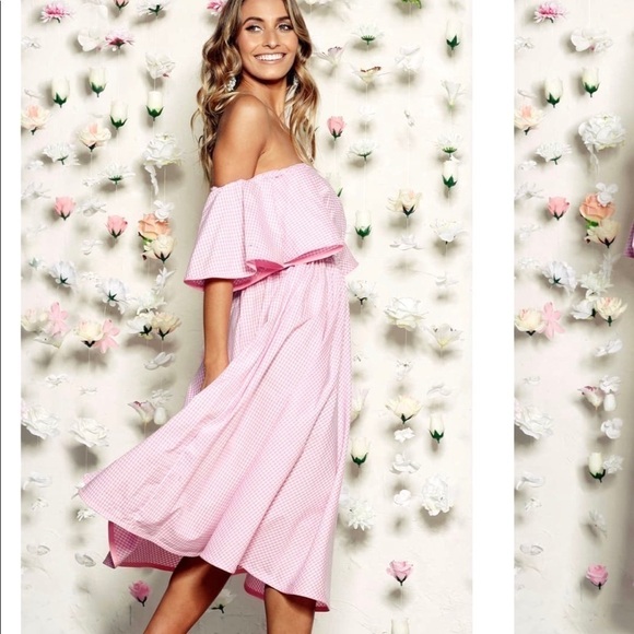 STYLEKEEPERS•Daisy chains off shoulder dress - Picture 1 of 8